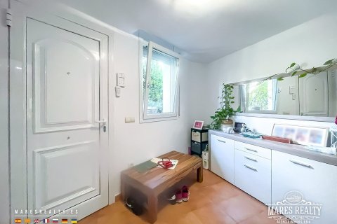 Casa adosada de 4 dormitorios en venta en Canet de Mar, Barcelona, Cataluña, Spain № 1042 - foto 8