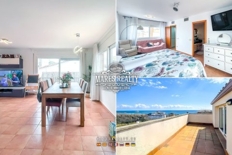 Casa adosada de 4 dormitorios en venta en Canet de Mar, Barcelona, Cataluña, Spain № 1042