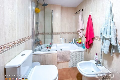 Casa adosada de 4 dormitorios en venta en Canet de Mar, Barcelona, Cataluña, Spain № 1042 - foto 17
