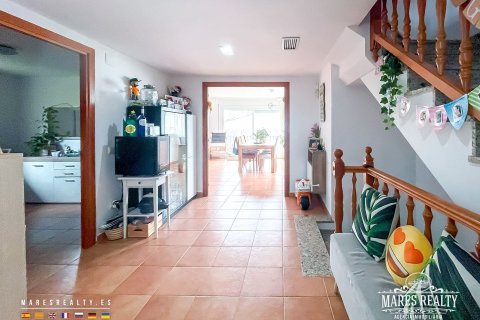 Casa adosada de 4 dormitorios en venta en Canet de Mar, Barcelona, Cataluña, Spain № 1042 - foto 5