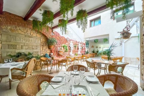 Propiedad comercial de 254 m² en venta en Calella, Barcelona, Cataluña, Spain № 1040 - foto 12