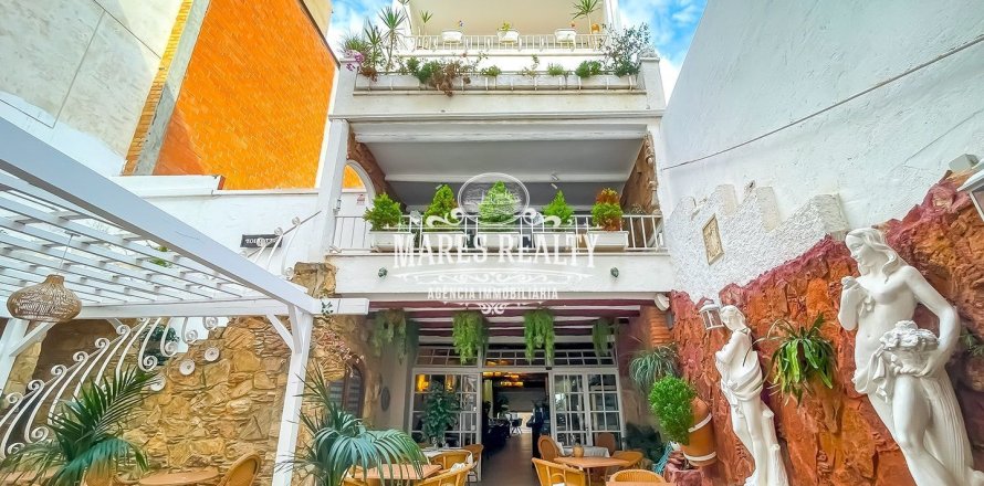 949 sq.m. commercial property for sale in Calella, Barcelona, Catalonia, Spain № 1039