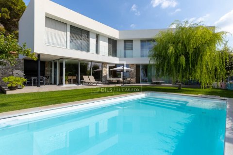 Villa de 4 dormitorios en venta en Teia, Barcelona, Cataluña, Spain № 3722