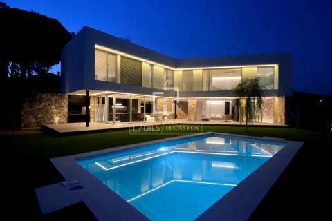 Villa de 4 dormitorios en venta en Teia, Barcelona, Cataluña, Spain № 3722 - foto 2