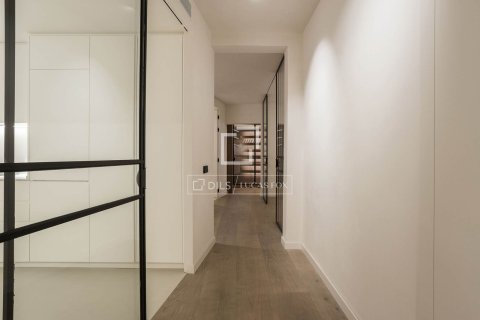 Apartamento de 5 dormitorios en venta en Barcelona, Cataluña, Spain № 3719 - foto 29
