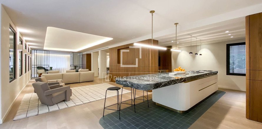 Apartamento de 5 dormitorios en venta en Barcelona, Cataluña, Spain № 3719