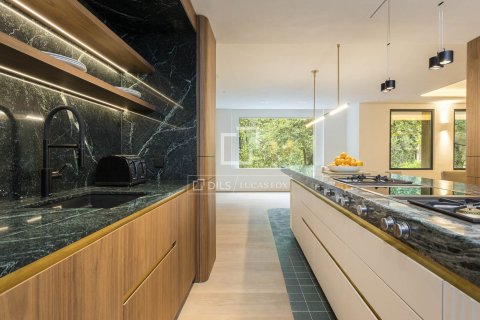 Apartamento de 5 dormitorios en venta en Barcelona, Cataluña, Spain № 3719 - foto 17