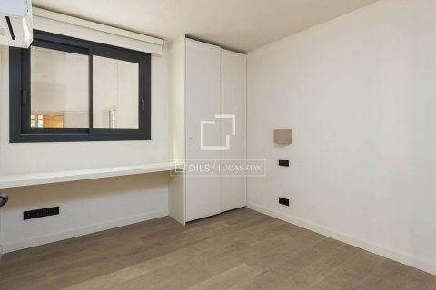 Apartamento de 5 dormitorios en venta en Barcelona, Cataluña, Spain № 3719 - foto 30