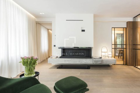 Apartamento de 5 dormitorios en venta en Barcelona, Cataluña, Spain № 3719 - foto 8