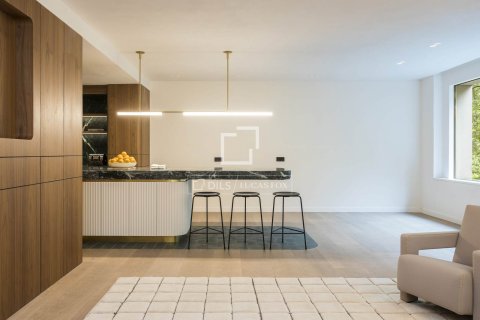 Apartamento de 5 dormitorios en venta en Barcelona, Cataluña, Spain № 3719 - foto 15