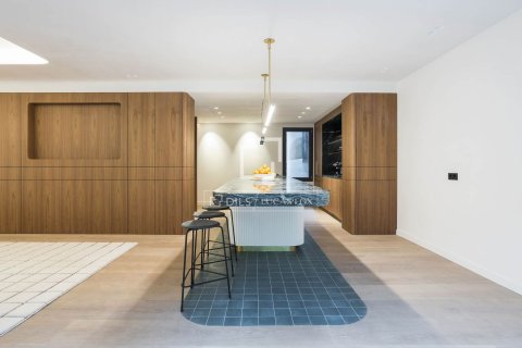 Apartamento de 5 dormitorios en venta en Barcelona, Cataluña, Spain № 3719 - foto 16