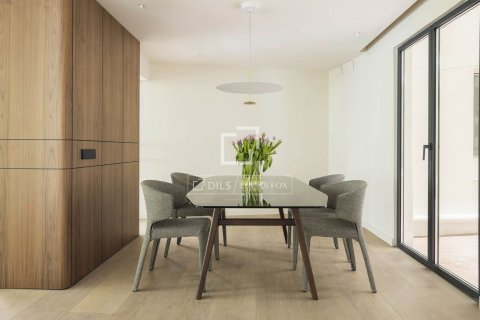 Apartamento de 5 dormitorios en venta en Barcelona, Cataluña, Spain № 3719 - foto 14