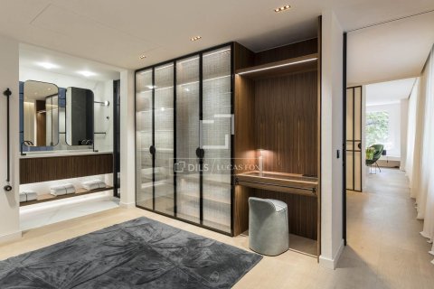 Apartamento de 5 dormitorios en venta en Barcelona, Cataluña, Spain № 3719 - foto 23