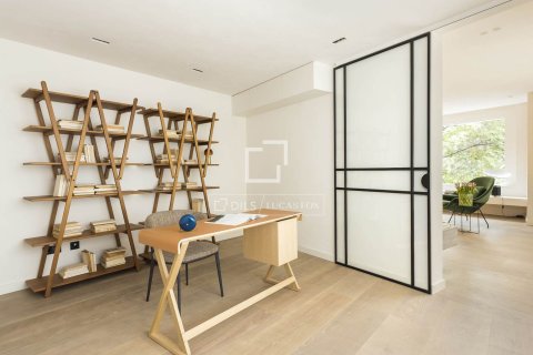 Apartamento de 5 dormitorios en venta en Barcelona, Cataluña, Spain № 3719 - foto 10