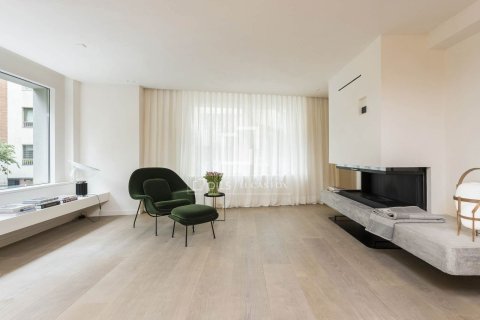 Apartamento de 5 dormitorios en venta en Barcelona, Cataluña, Spain № 3719 - foto 11