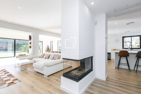 Villa de 4 dormitorios en venta en Gavà, Barcelona, Cataluña, Spain № 3723 - foto 10