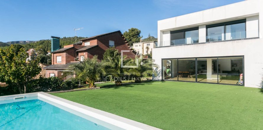 Villa de 4 dormitorios en venta en Gavà, Barcelona, Cataluña, Spain № 3723