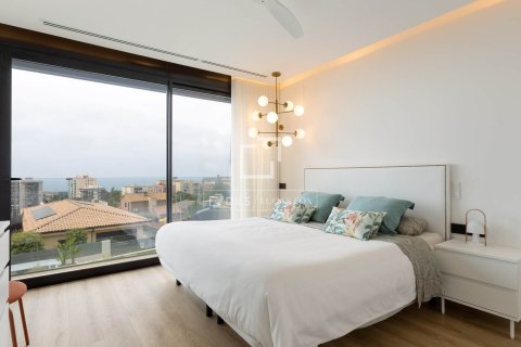 Villa de 6 dormitorios en venta en Teia, Barcelona, Cataluña, Spain № 3718 - foto 19