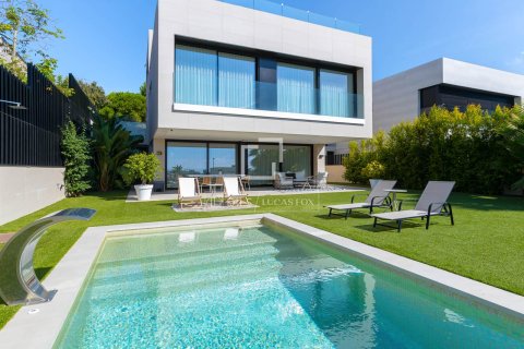 Villa de 6 dormitorios en venta en Teia, Barcelona, Cataluña, Spain № 3718 - foto 12