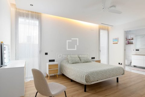 Villa de 6 dormitorios en venta en Teia, Barcelona, Cataluña, Spain № 3718 - foto 28