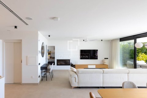 Villa de 6 dormitorios en venta en Teia, Barcelona, Cataluña, Spain № 3718 - foto 2
