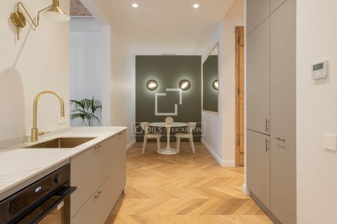 Apartamento de 3 dormitorios en venta en Barcelona, Cataluña, Spain № 3720 - foto 22