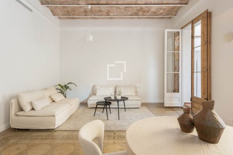 Apartamento de 3 dormitorios en venta en Barcelona, Cataluña, Spain № 3720 - foto 2