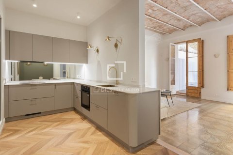 Apartamento de 3 dormitorios en venta en Barcelona, Cataluña, Spain № 3720 - foto 16