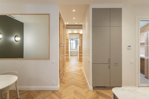 Apartamento de 3 dormitorios en venta en Barcelona, Cataluña, Spain № 3720 - foto 26