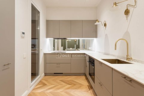 Apartamento de 3 dormitorios en venta en Barcelona, Cataluña, Spain № 3720 - foto 18
