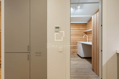 Apartamento de 3 dormitorios en venta en Barcelona, Cataluña, Spain № 3720 - foto 20