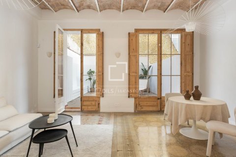 Apartamento de 3 dormitorios en venta en Barcelona, Cataluña, Spain № 3720 - foto 3