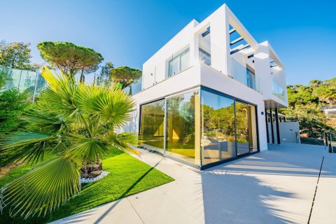 Купить дом в Льорет-де-Мар, Испания с 4 комнаты, 330м², № 7199 - фото 10