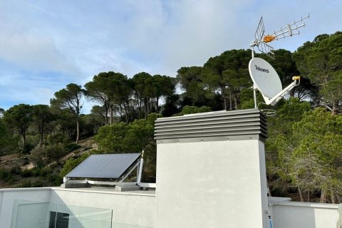 4 bedrooms house for sale in Lloret de Mar, Girona, Catalonia, Spain № 7200 - photo 14