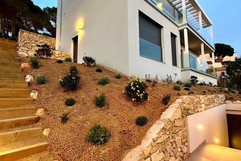 4 bedrooms house for sale in Lloret de Mar, Girona, Catalonia, Spain № 7200 - photo 7