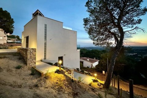 4 bedrooms house for sale in Lloret de Mar, Girona, Catalonia, Spain № 7200 - photo 25