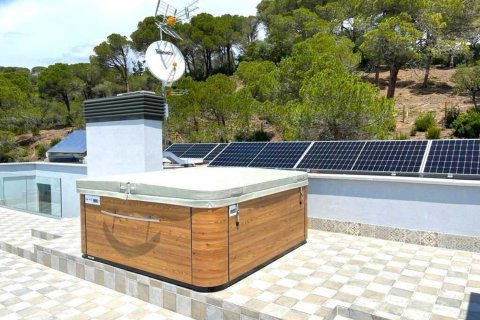 4 bedrooms house for sale in Lloret de Mar, Girona, Catalonia, Spain № 7200 - photo 3