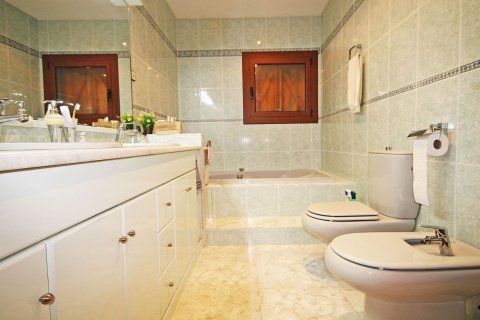 Купить дом в Льорет-де-Мар, Испания с 5 комнат, 350м², № 7198 - фото 14