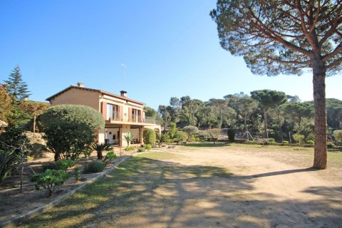 Сasa de 4 dormitorios en venta en Lloret de Mar, Gerona, Cataluña, Spain № 7198