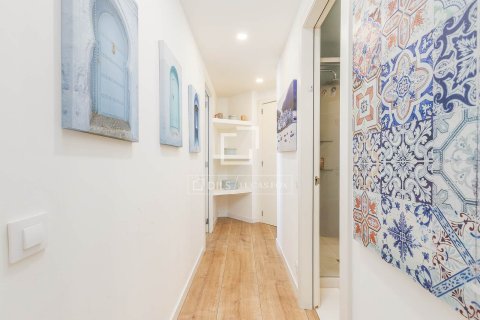 Apartamento de 2 dormitorios en venta en Barcelona, Cataluña, Spain № 4031 - foto 29