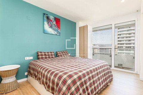 Apartamento de 2 dormitorios en venta en Barcelona, Cataluña, Spain № 4031 - foto 19