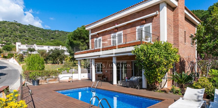 6 bedrooms villa for sale in Teia, Barcelona, Catalonia, Spain № 4029
