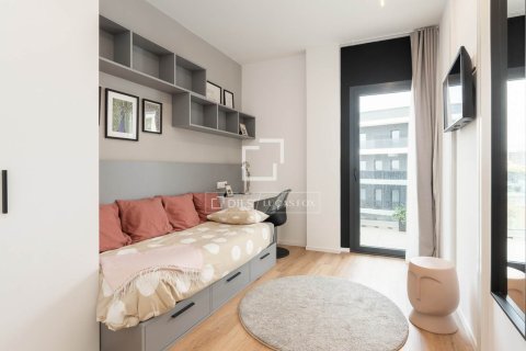 Apartamento de 3 dormitorios en venta en Barcelona, Cataluña, Spain № 4030 - foto 17