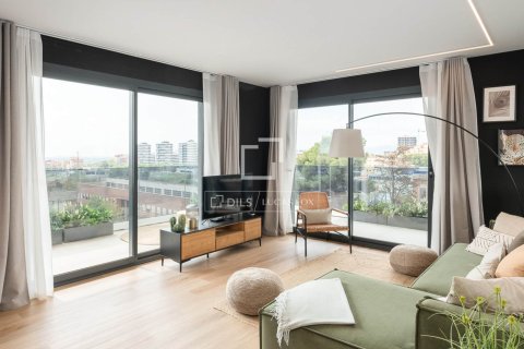 Apartamento de 3 dormitorios en venta en Barcelona, Cataluña, Spain № 4030