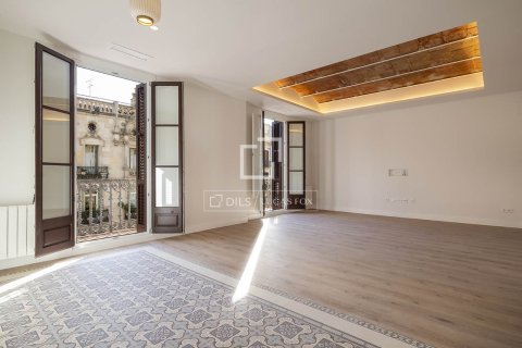 Apartamento de 3 dormitorios en venta en Barcelona, Cataluña, Spain № 4032