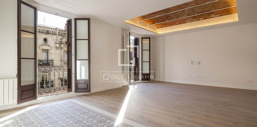 Apartamento de 3 dormitorios en venta en Barcelona, Cataluña, Spain № 4032