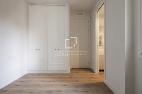 Apartamento de 3 dormitorios en venta en Barcelona, Cataluña, Spain № 4032 - foto 17