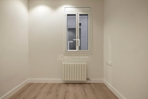 Apartamento de 3 dormitorios en venta en Barcelona, Cataluña, Spain № 4032 - foto 21