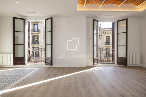 Apartamento de 3 dormitorios en venta en Barcelona, Cataluña, Spain № 4032 - foto 2