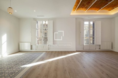 Apartamento de 3 dormitorios en venta en Barcelona, Cataluña, Spain № 4032 - foto 10
